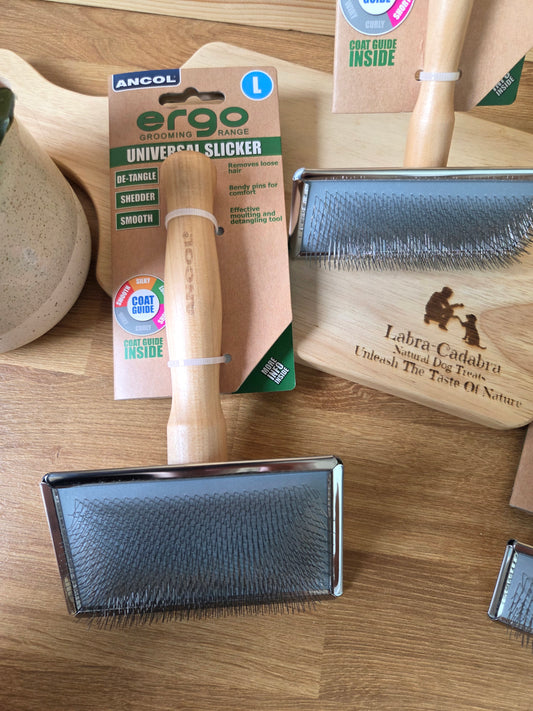 Ancol Wood Handle Slicker