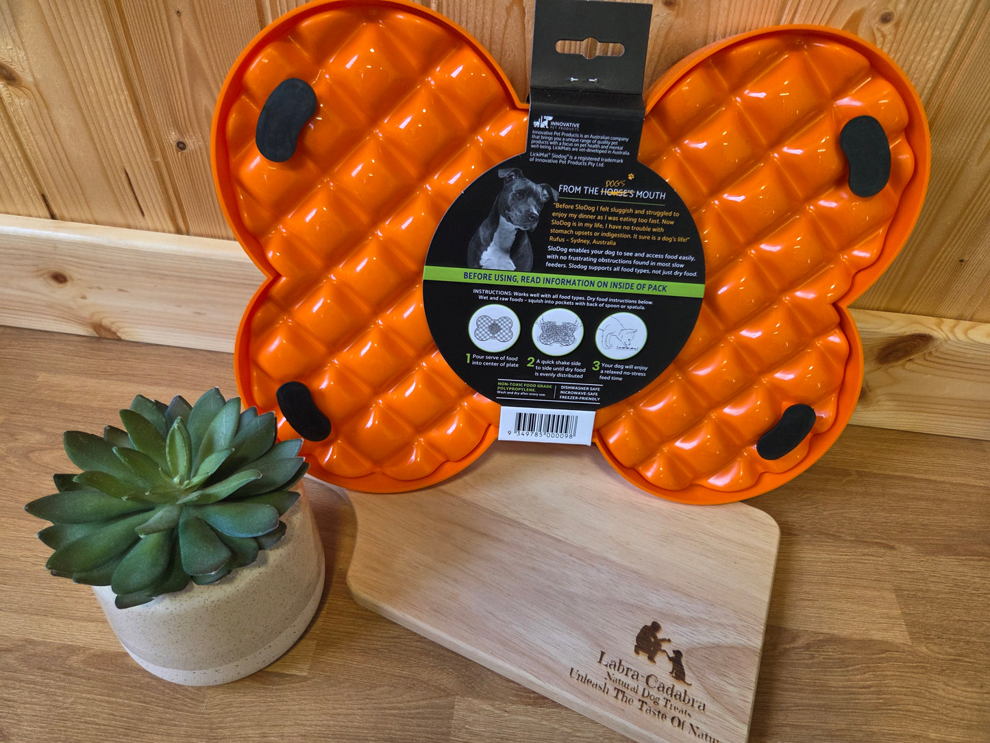 LickiMat Slow Feeder Plate